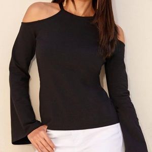 Sleek top with cold shoulders. 99% cotton. New 🔥